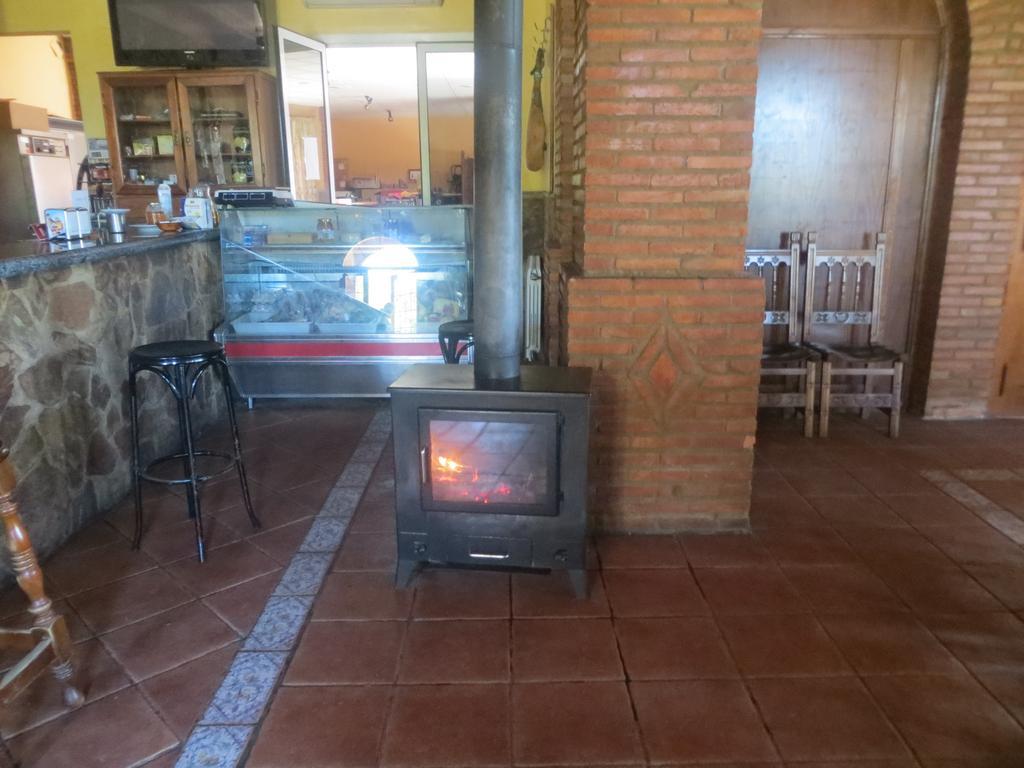 Hostal Rest. Campoabierto Valencia de las Torres Экстерьер фото