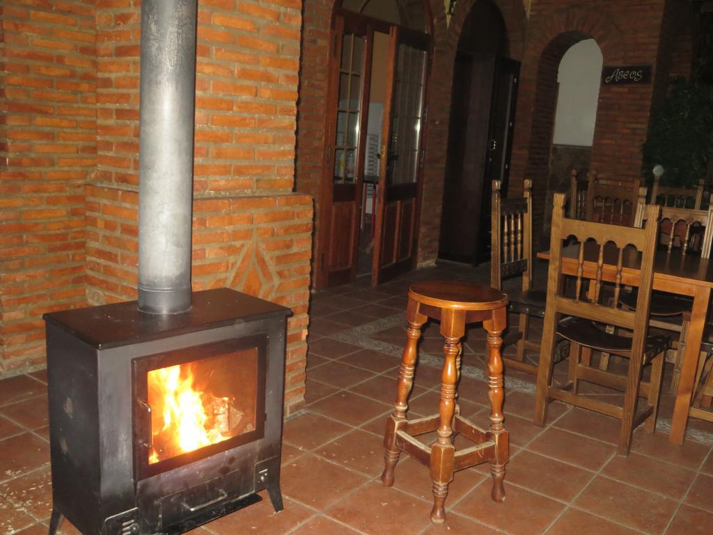 Hostal Rest. Campoabierto Valencia de las Torres Экстерьер фото